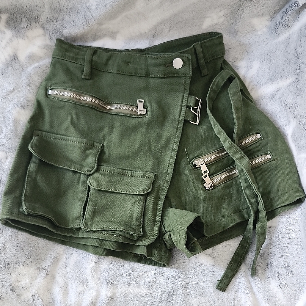 Green Utility Women Shorts